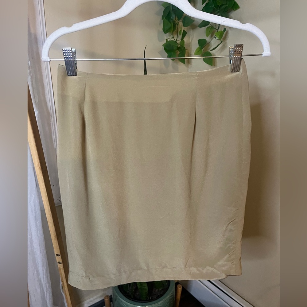 100% silk skirt MODA international size small